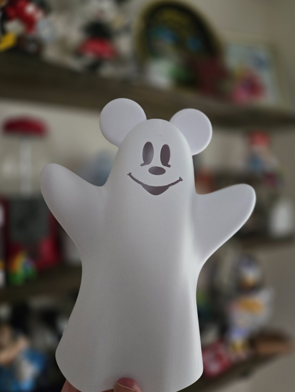 Mickey Ghost illuminary
